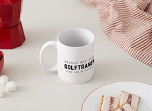 Load image into Gallery viewer, Grappige Mok, Gevuld met pure golftranen (vers van de fairway)