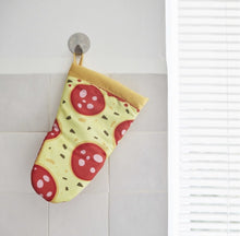 Afbeelding in Gallery-weergave laden, Ovenhandschoenen Pepperoni Pizza - CooleCadeau