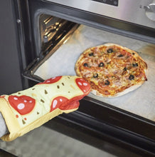 Afbeelding in Gallery-weergave laden, Ovenhandschoenen Pepperoni Pizza - CooleCadeau