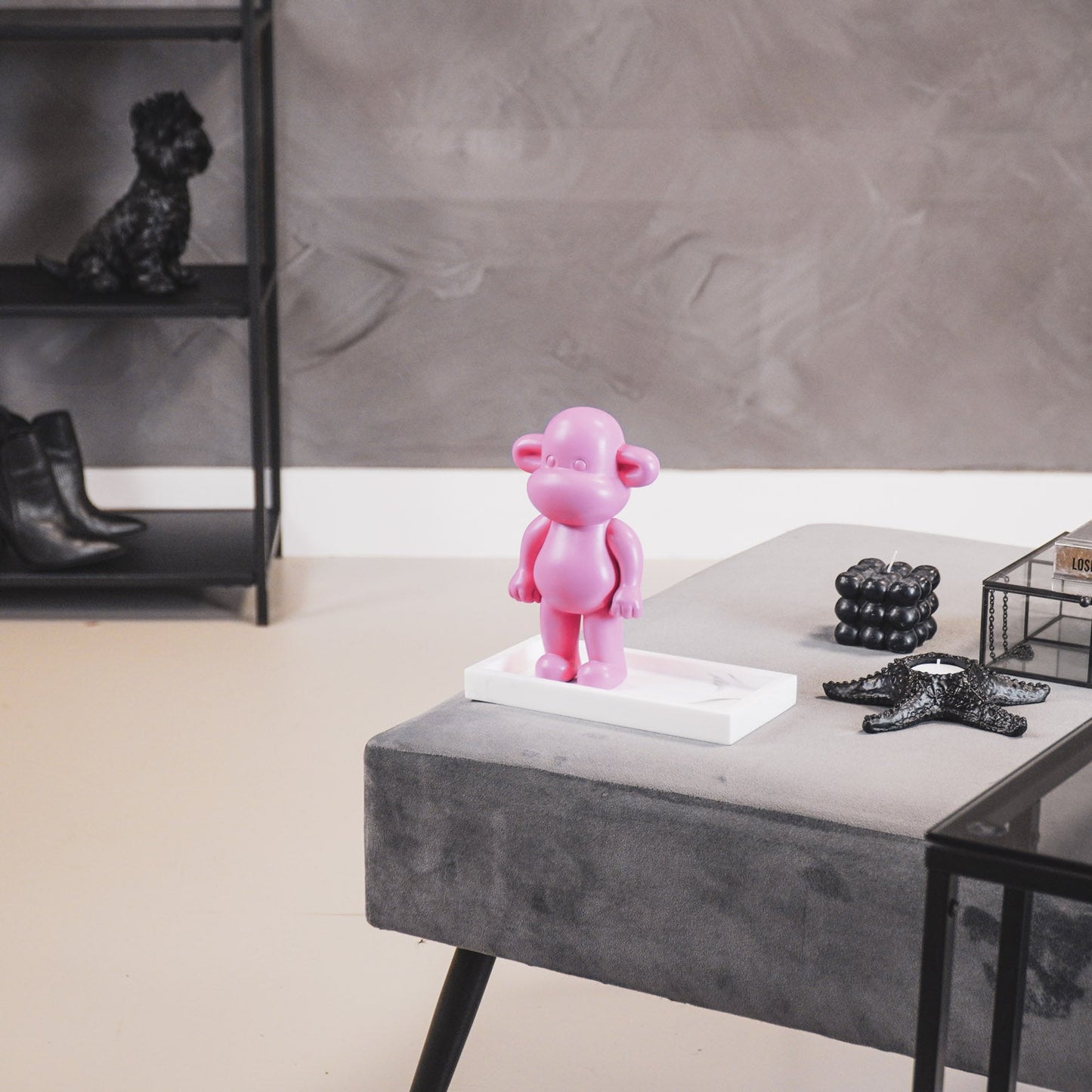 Ornament - Aap Beeld 'The Legend' - Polyresin - Roze - 11x7x19cm