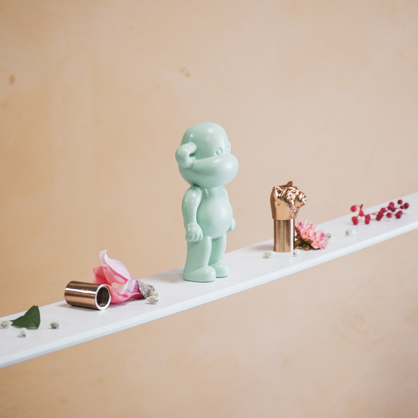 Ornament - Monkey Statue 'The Legend' - Polyresin - Mint Green - 11x7x19cm