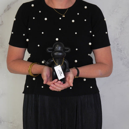 Ornament - Hang loose Aap Beeld 'The Legend' - Polyresin - Zwart - 11x7x19cm