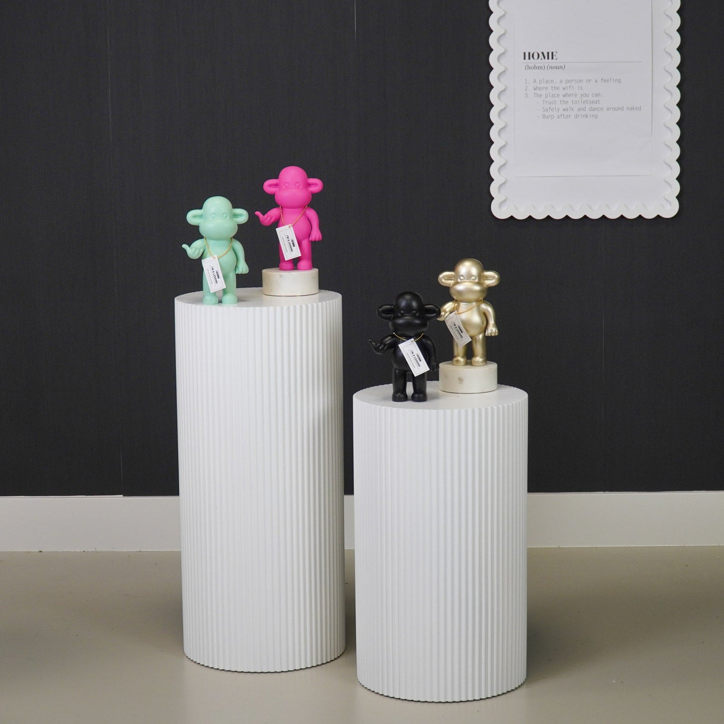 Ornament - Hang loose Aap Beeld 'The Legend' - Polyresin - Mintgroen - 11x7x19cm