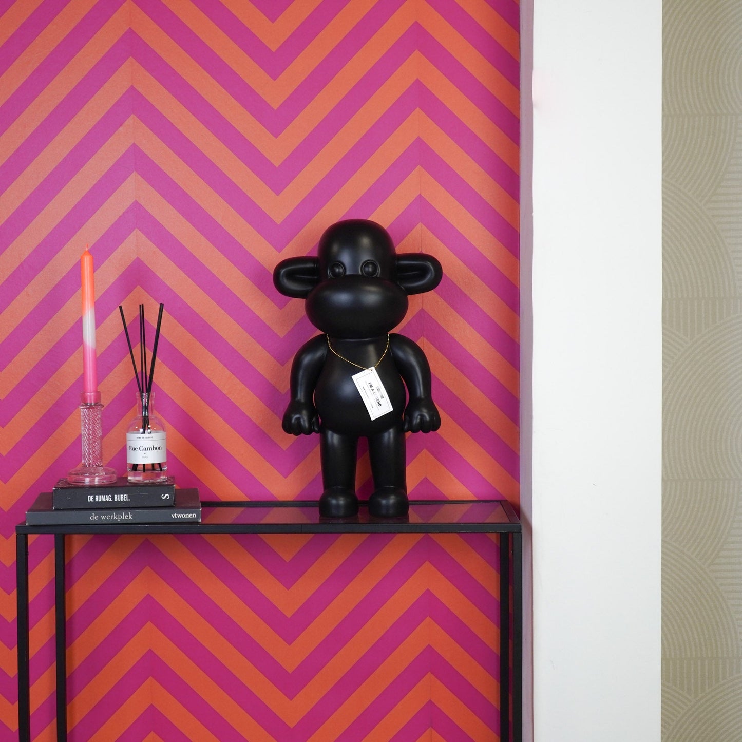 Ornament - Monkey Statue 'The Legend' - Polyresin - Black - 33x21x50cm