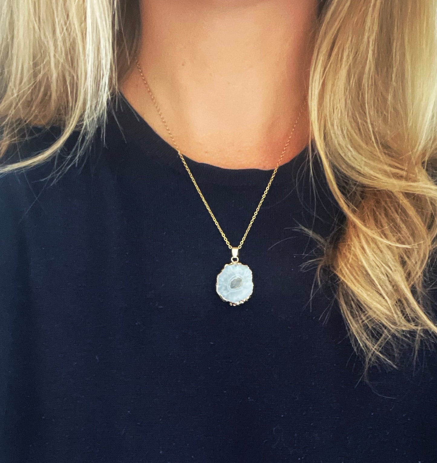 Halskette aus weißem Druzy-Achat für Klarheit und Positivität